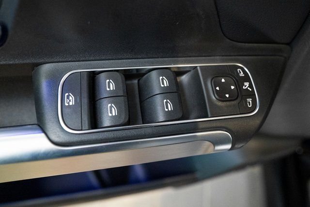 Used 2026 Black Mercedes-Benz GLB 250 image 17