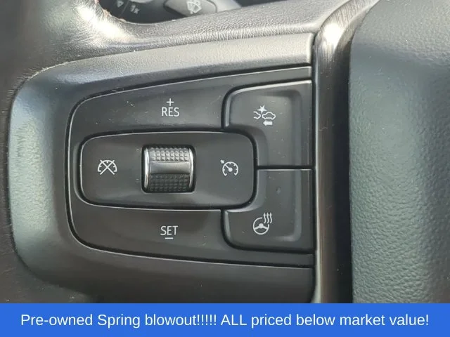 Used 2022 White GMC AT4 image 27