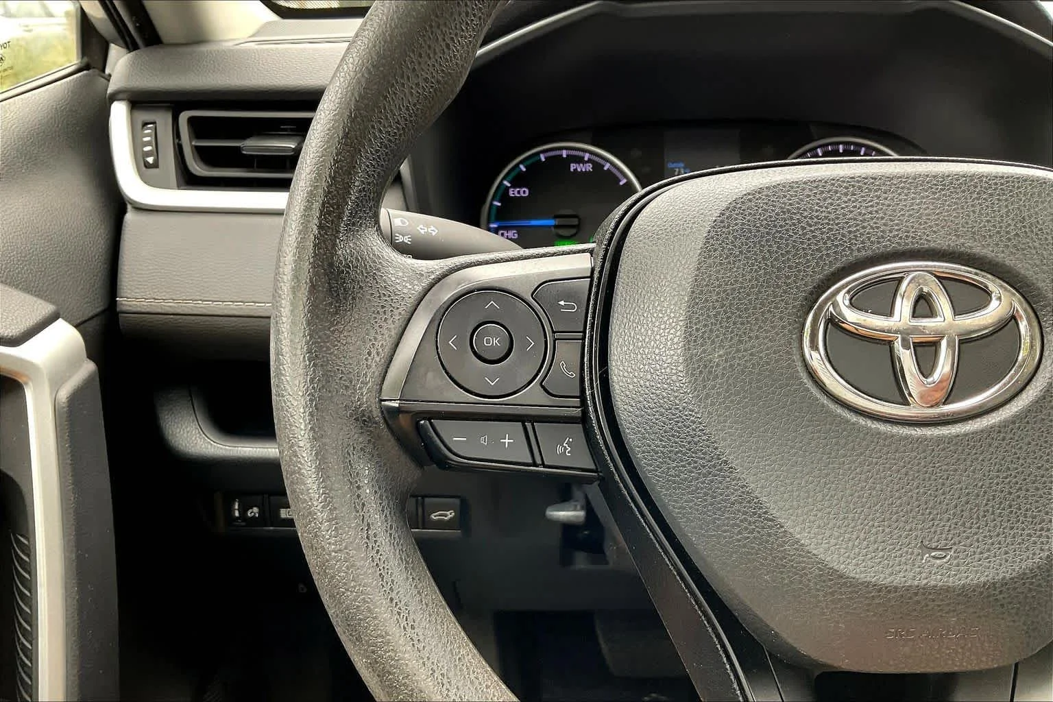 Used 2022 Silver Sky Metallic Toyota Hybrid XLE image 24