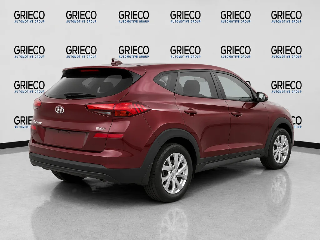 Used 2020 Red Hyundai SE image 4
