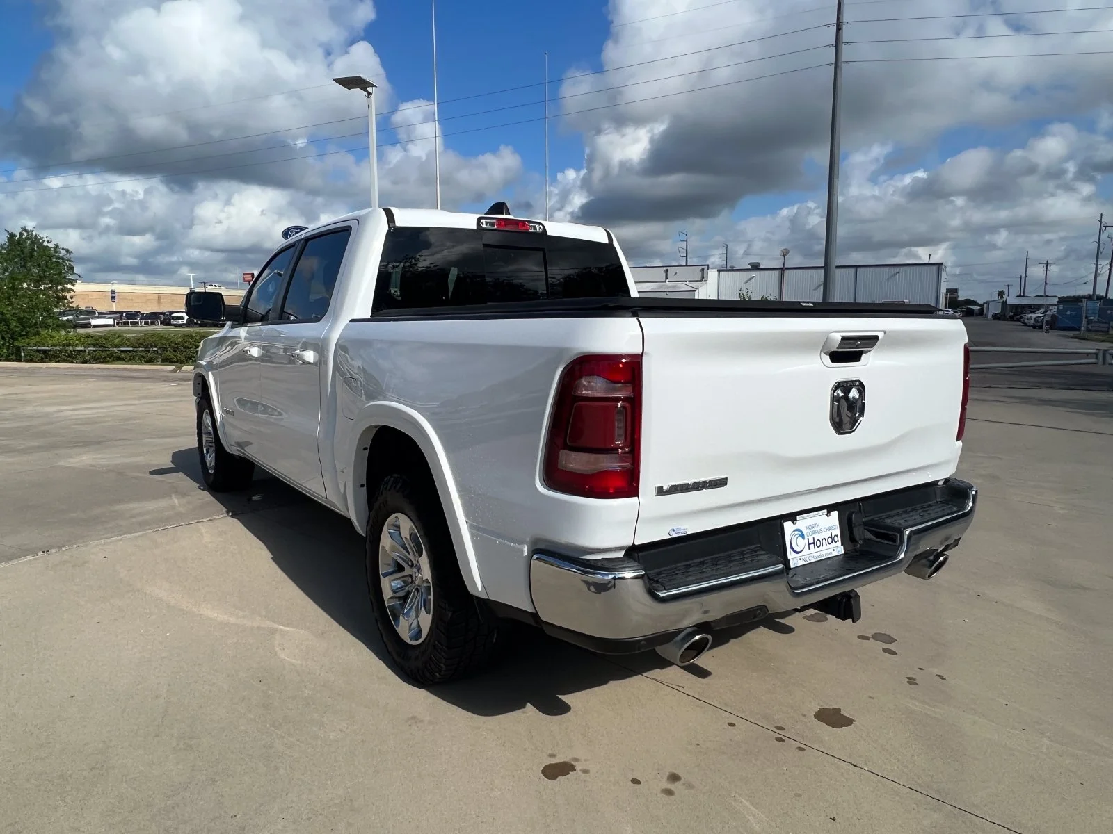 Used 2022 White Ram Laramie image 3