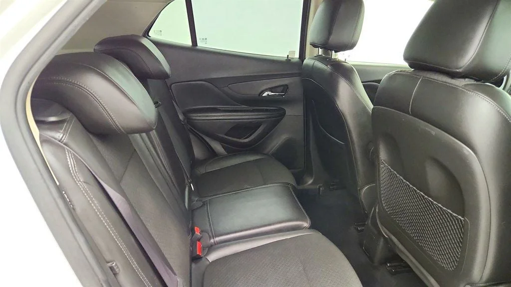 Used 2019 Summit White Buick FWD 4dr Preferred image 22