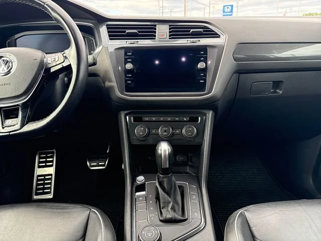Used 2020  Volkswagen SEL Premium R-Line image 19