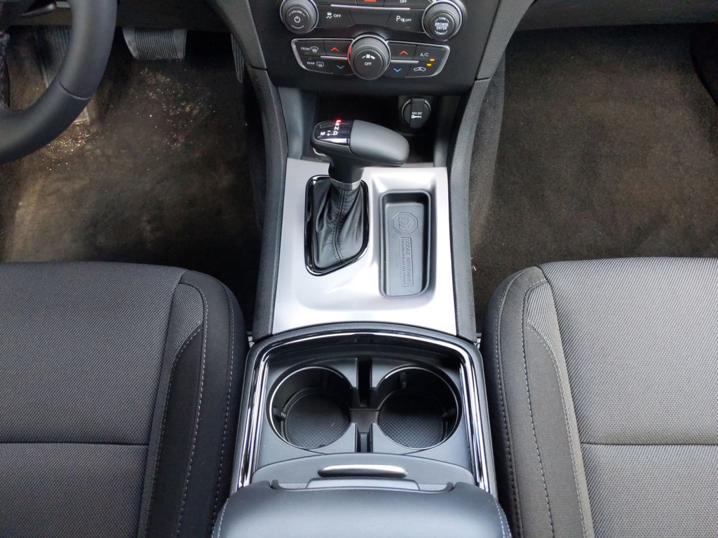 Used 2022 Green Dodge SXT image 27