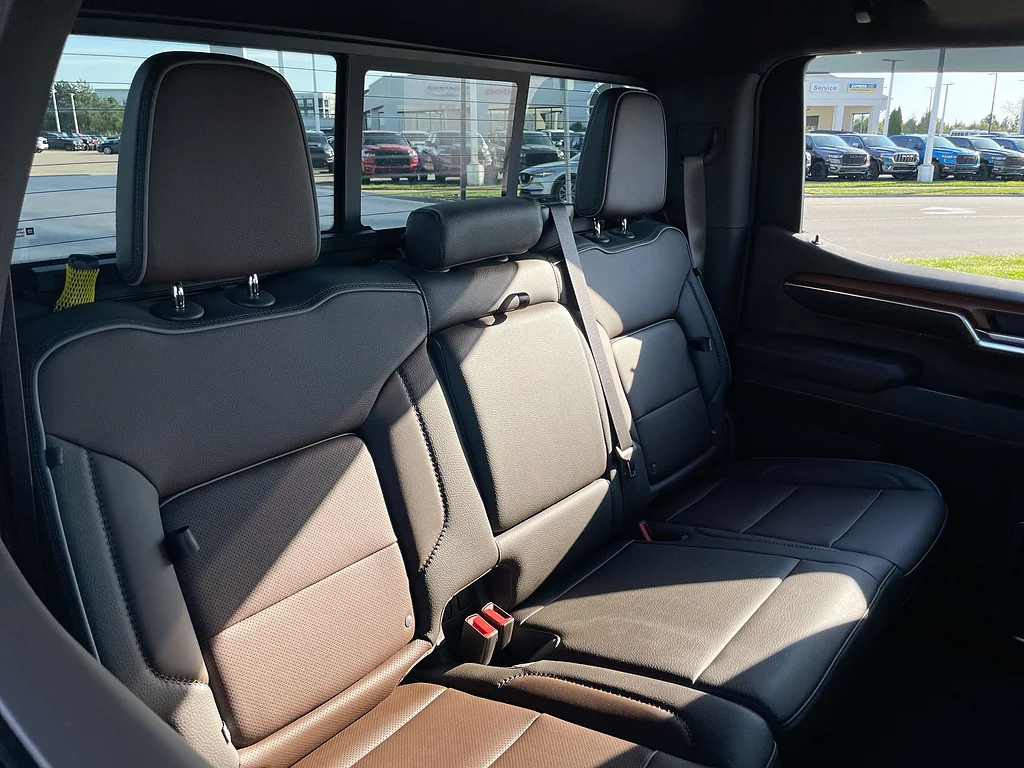 Used 2022 SUMMIT WHITE GMC Denali image 28
