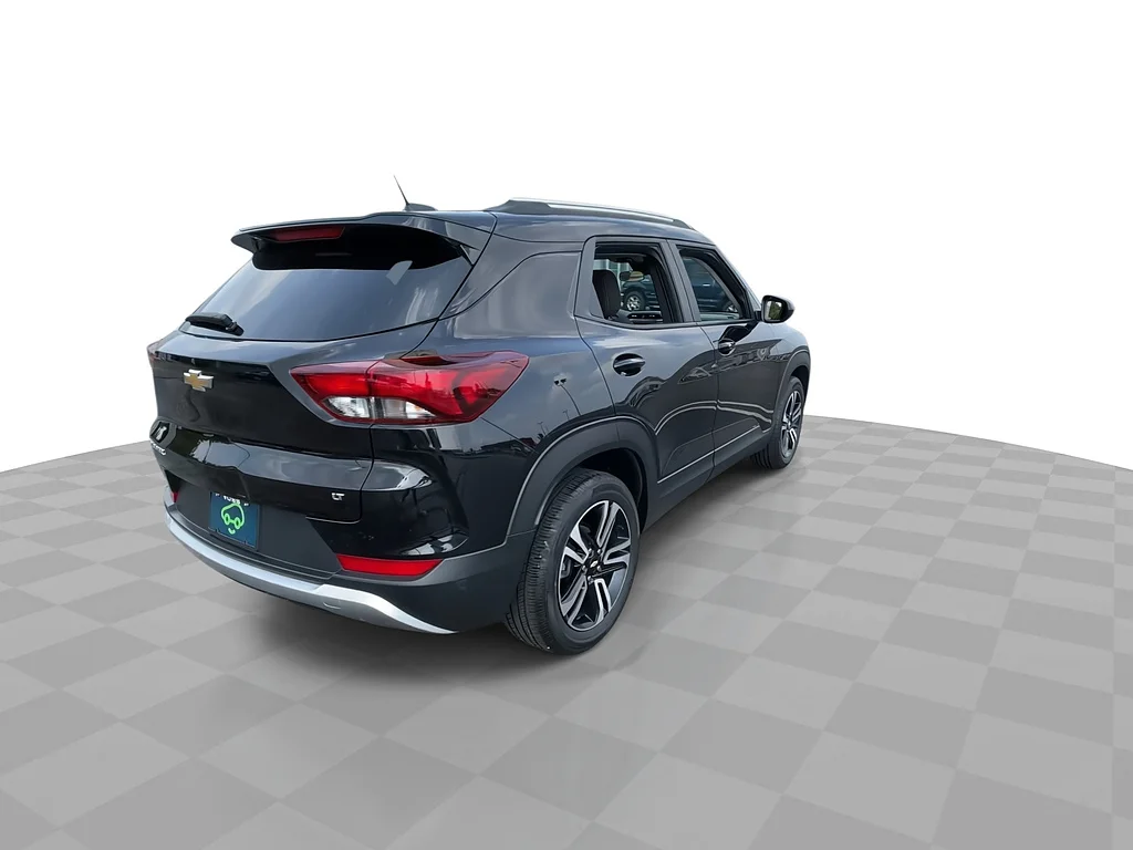 Used 2023 Mosaic Black Metallic Chevrolet LT image 9