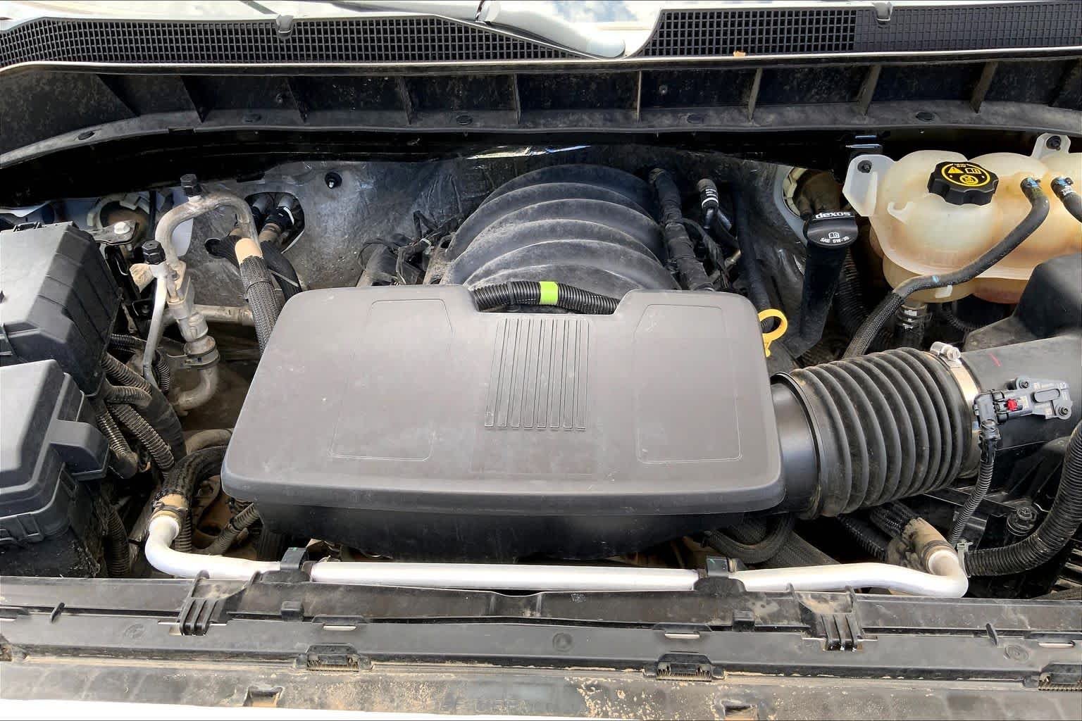 Used 2020 Summit White Chevrolet Custom image 29