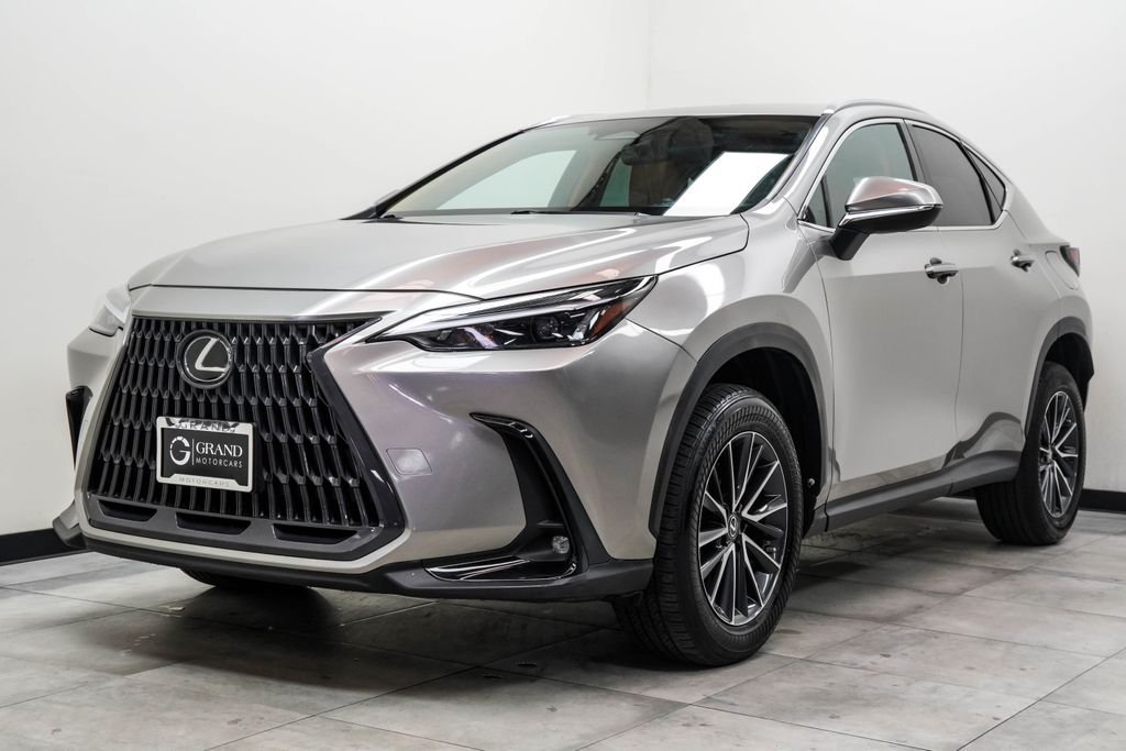 Used 2023 Silver Lexus 350 Base image 7