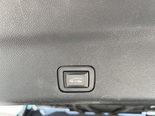 Used 2021 Gray GMC Denali image 17