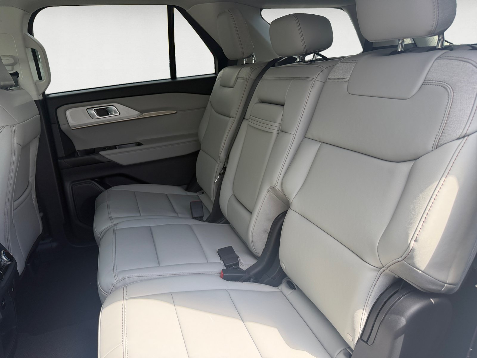 New 2026 Star White Metallic Tri-Coat Ford Active with 200A Pkg image 13