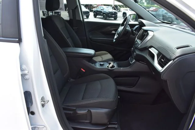Used 2024 White GMC SLE image 18
