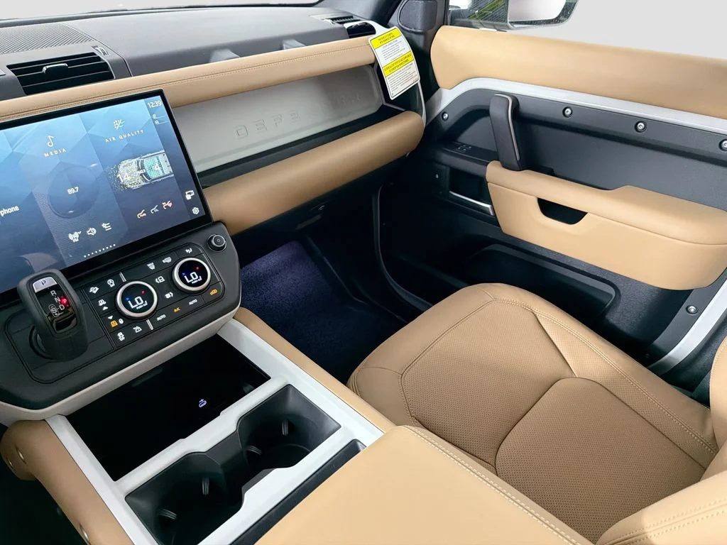 New 2026 Borasco Grey Land Rover X-Dynamic SE image 25