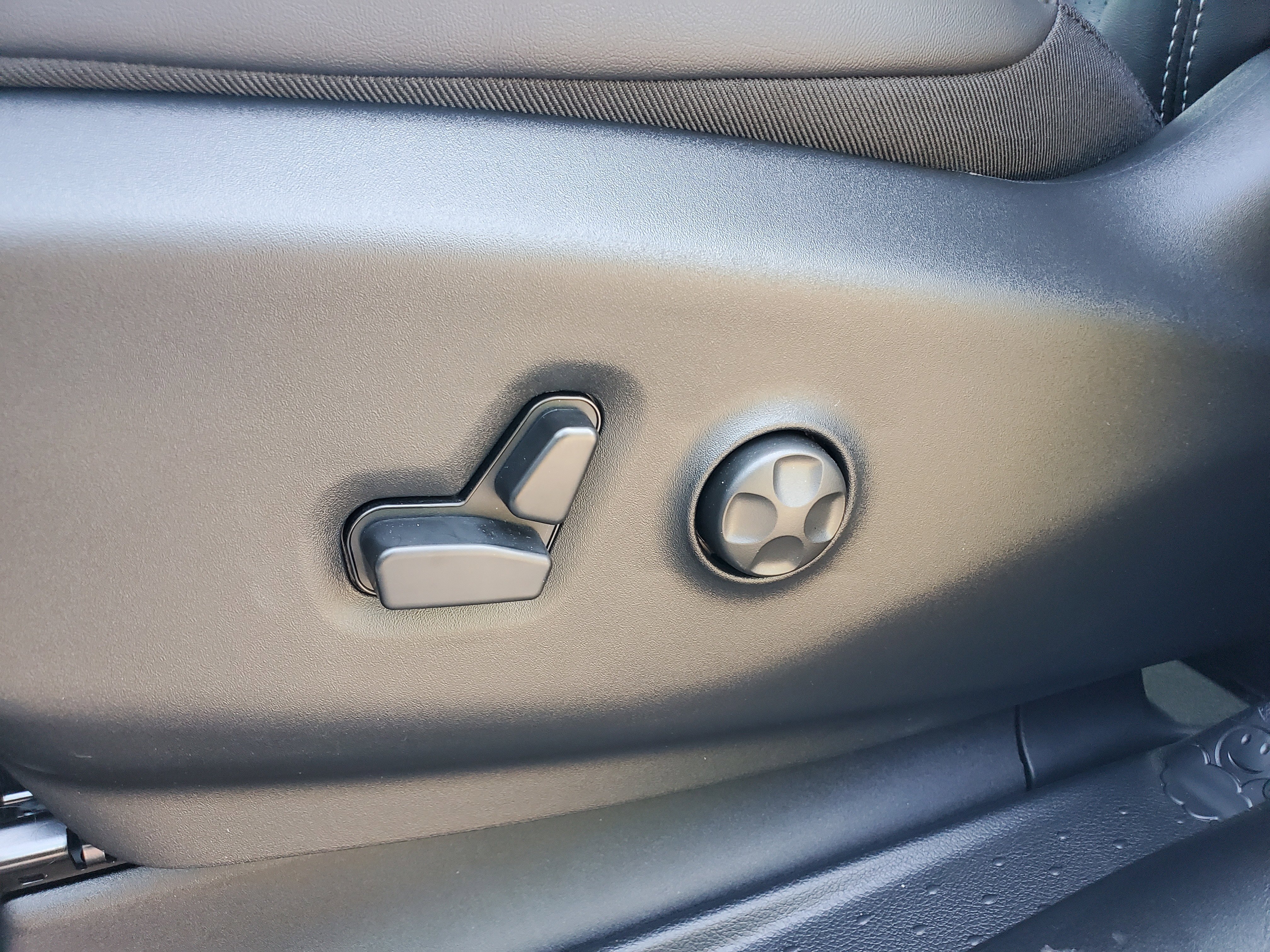 2026 Chrysler Voyager LX - Photo 14