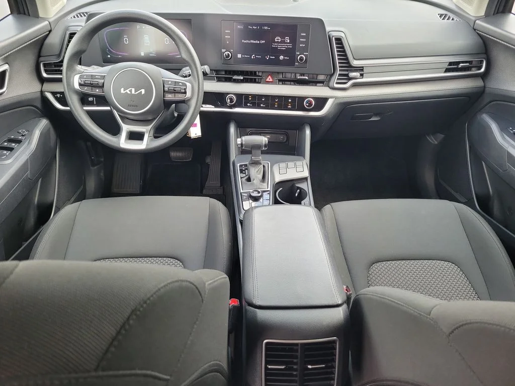 2025 Kia Sportage LX - Photo 11