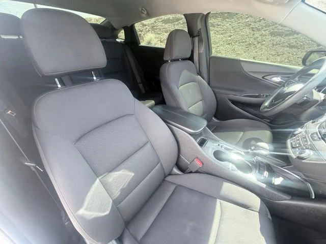 Used 2022 White Chevrolet LT image 27