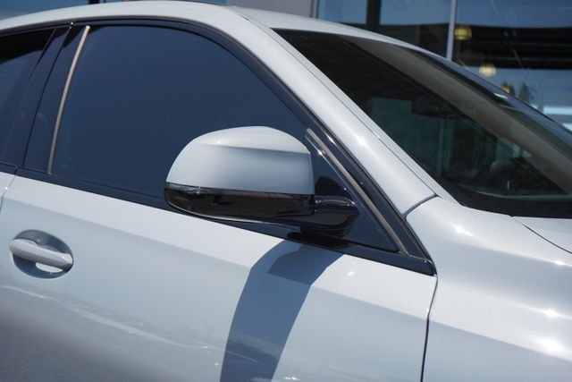 Used 2025 Gray BMW xDrive40i image 11