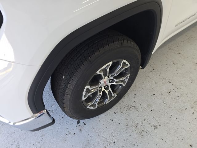Used 2025 White GMC SLT image 3