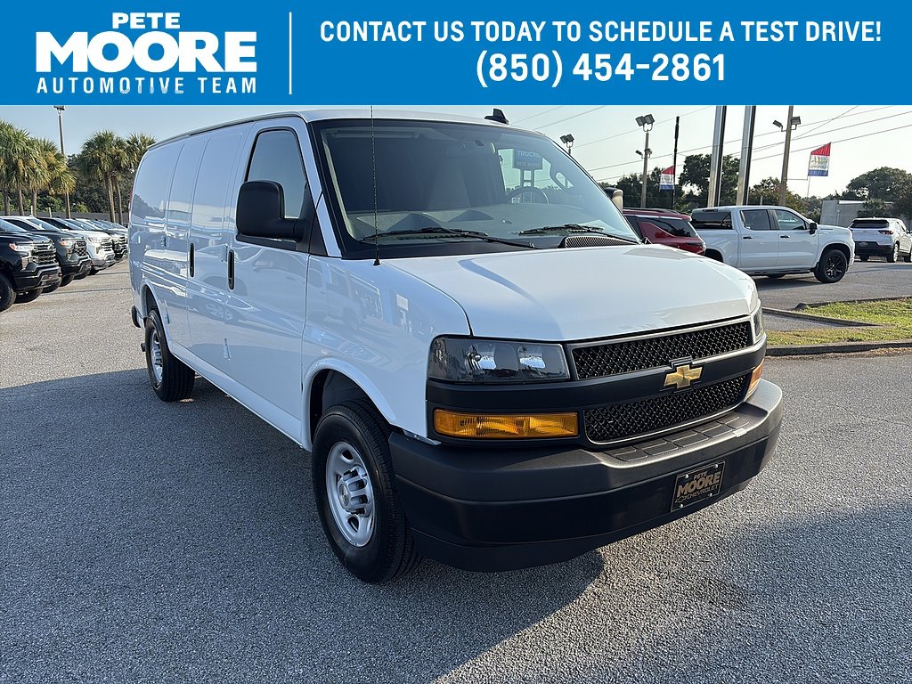 2025 Chevrolet Express 2500 Work Van HD's photo