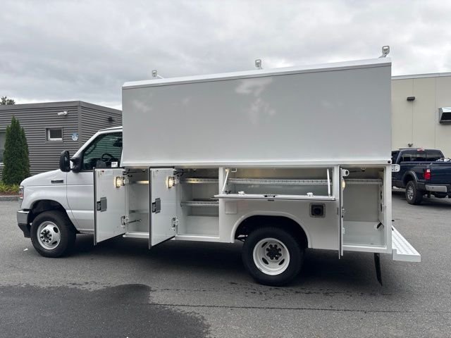 New 2027 White Ford Base image 11