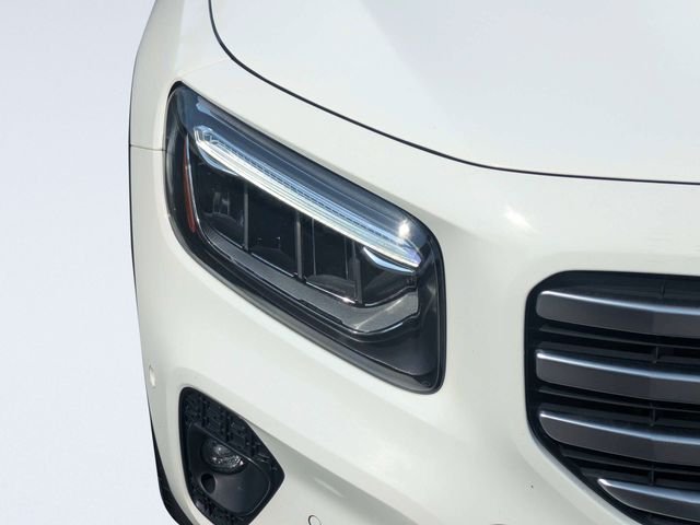 Used 2025 White Mercedes-Benz GLB 250 image 9