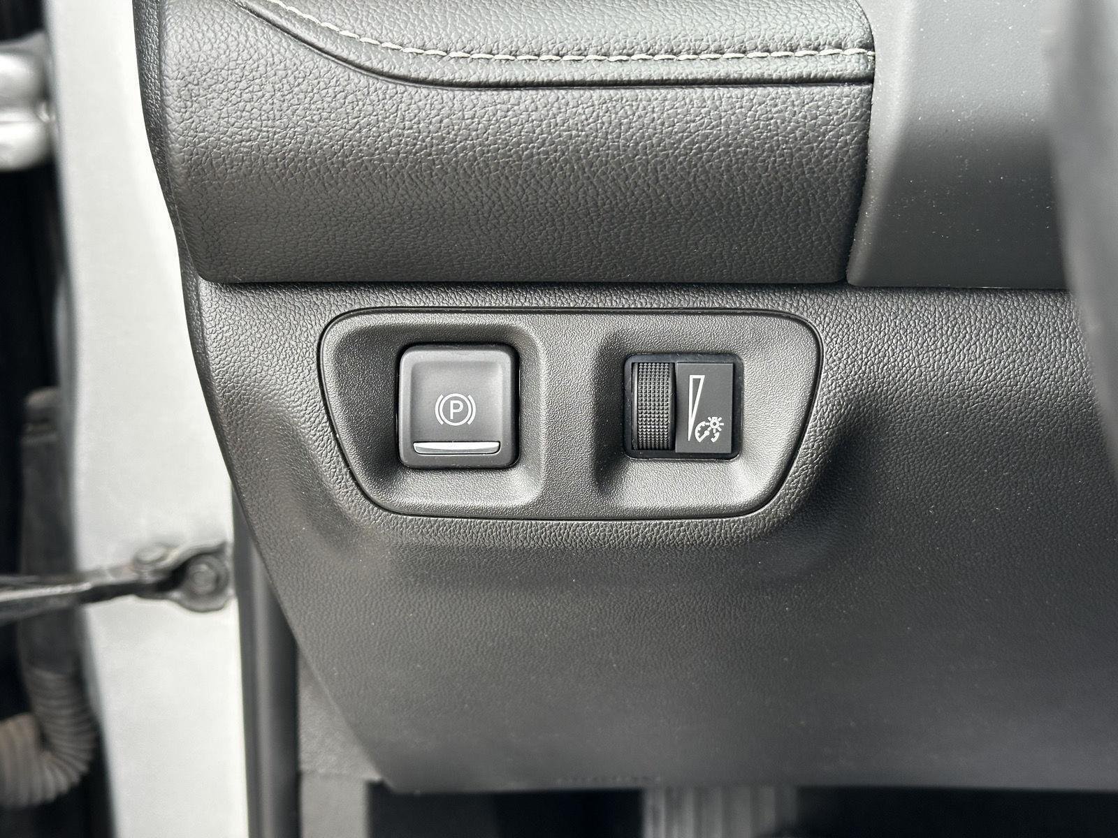 Used 2019 Quicksilver Metallic GMC SLT image 27