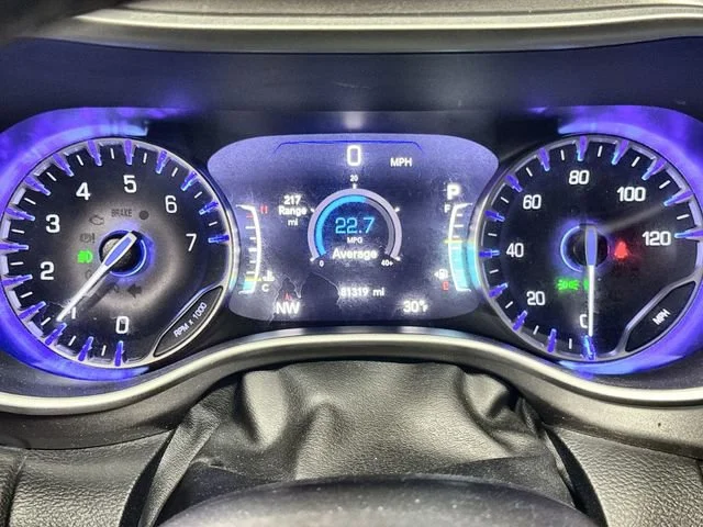 2024 Chrysler Pacifica Touring L - Photo 13