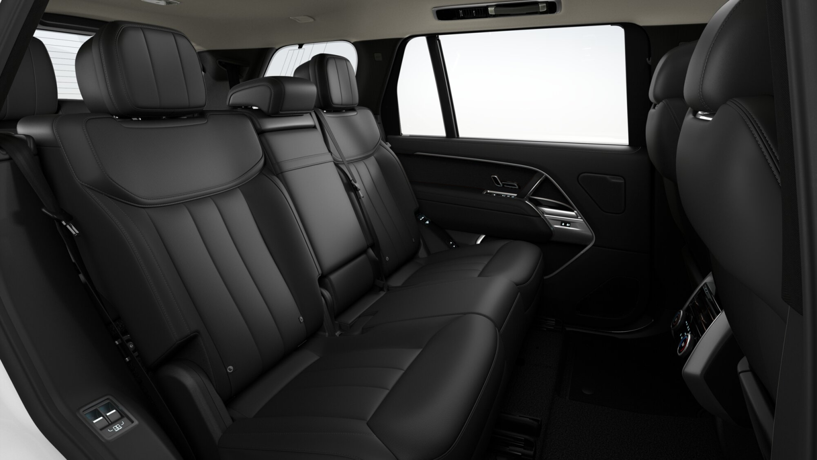New 2027 Ethereal Frost Silver in gloss finish LAND ROVER SE 530PS Auto (7 Seats) image 7