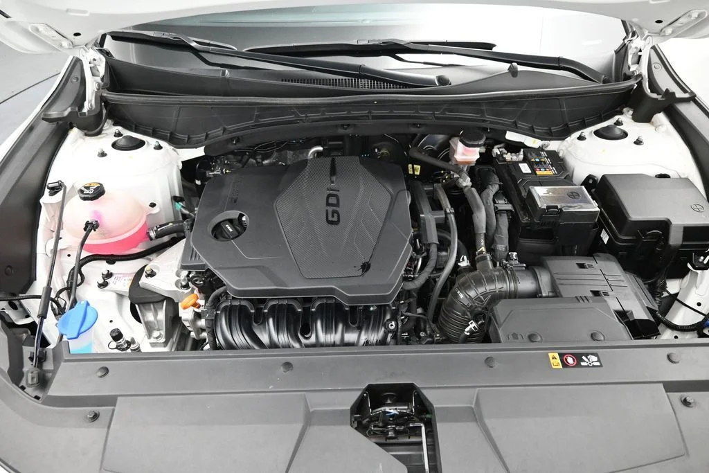 Used 2023 White Hyundai SEL image 25