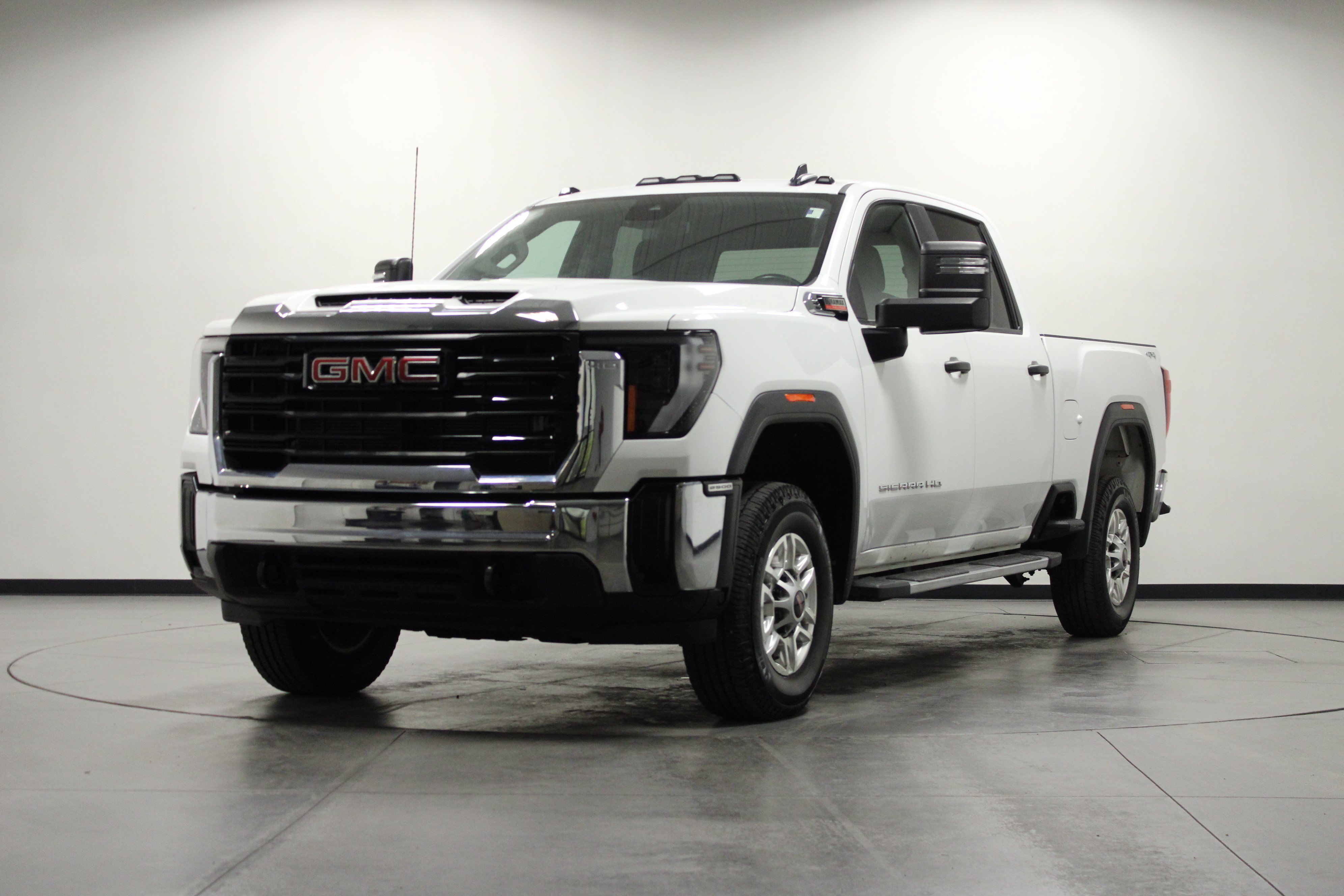 Used 2024 Summit White GMC Pro image 8