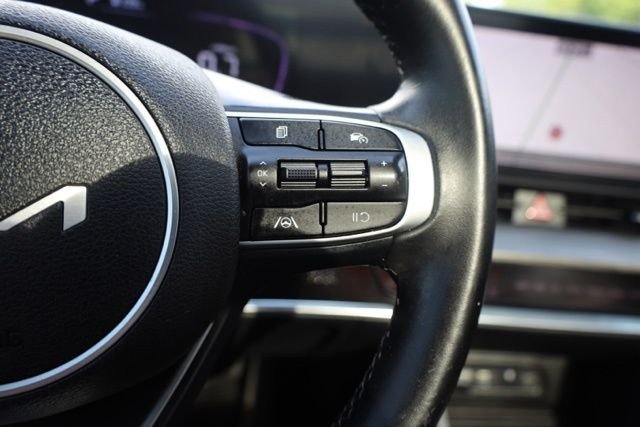 Used 2024 Green Kia X-Line image 2