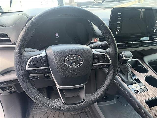 Certified Used 2023 WIND CHILL PEARL* Toyota  image 12