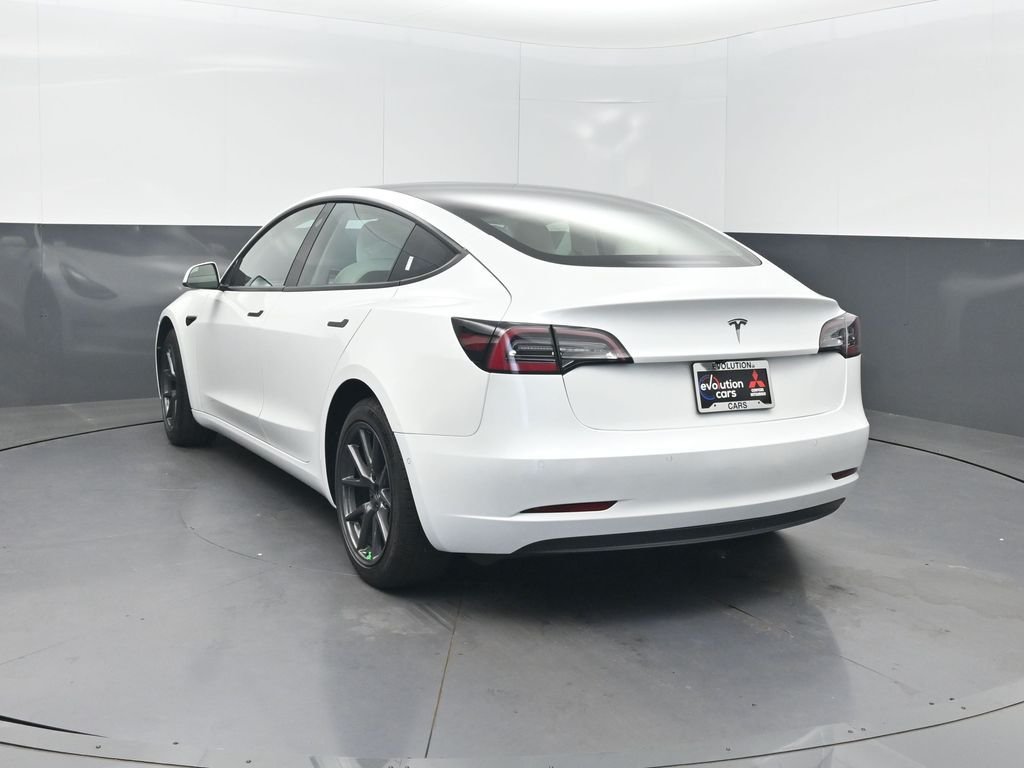 Used 2022 White Tesla Base image 24