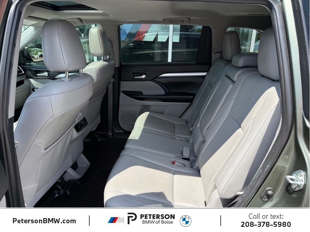 Used 2019 Green Toyota XLE image 16