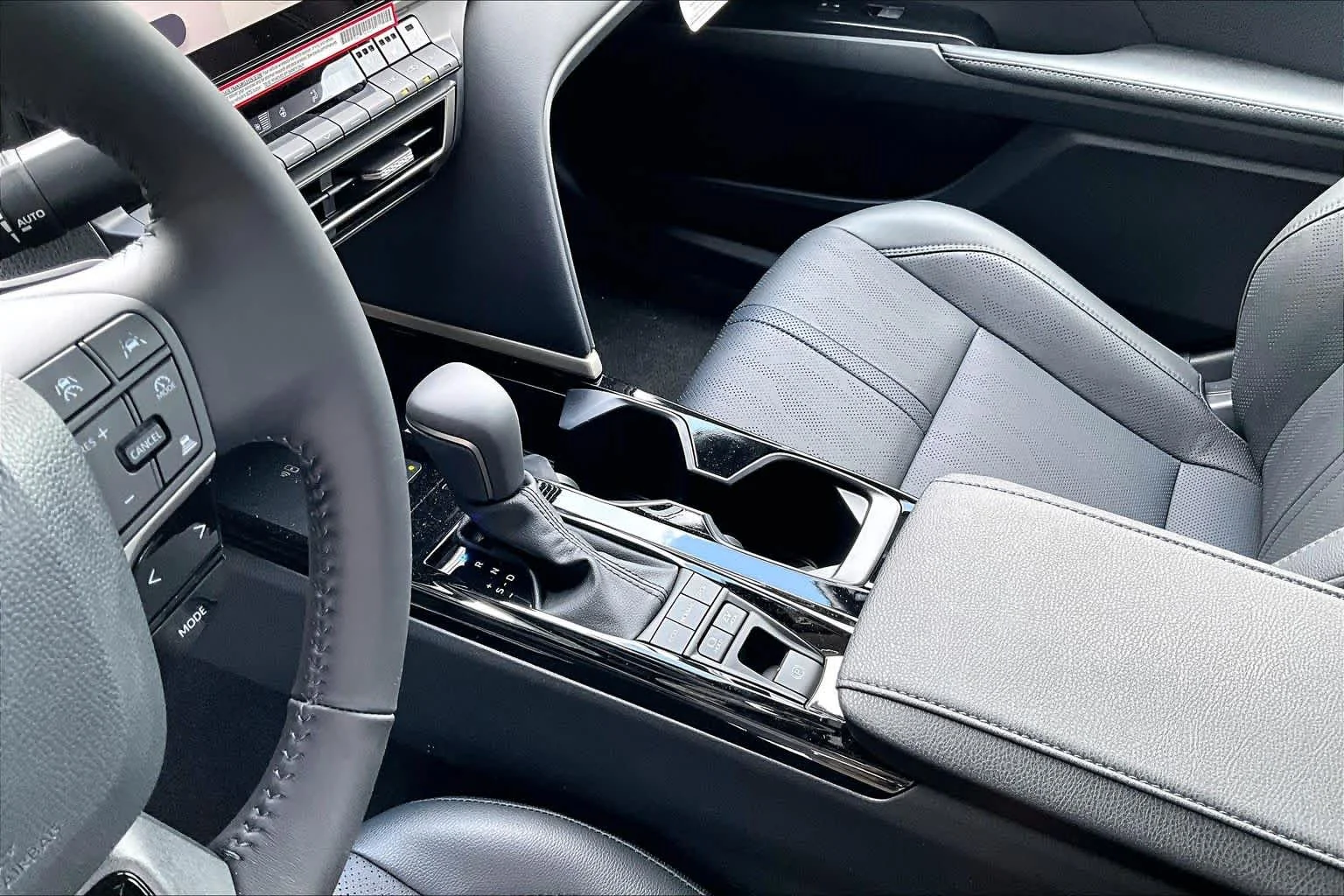 New 2026 Wind Chill Pearl <sup>1</sup> Toyota  XSE AWD image 7