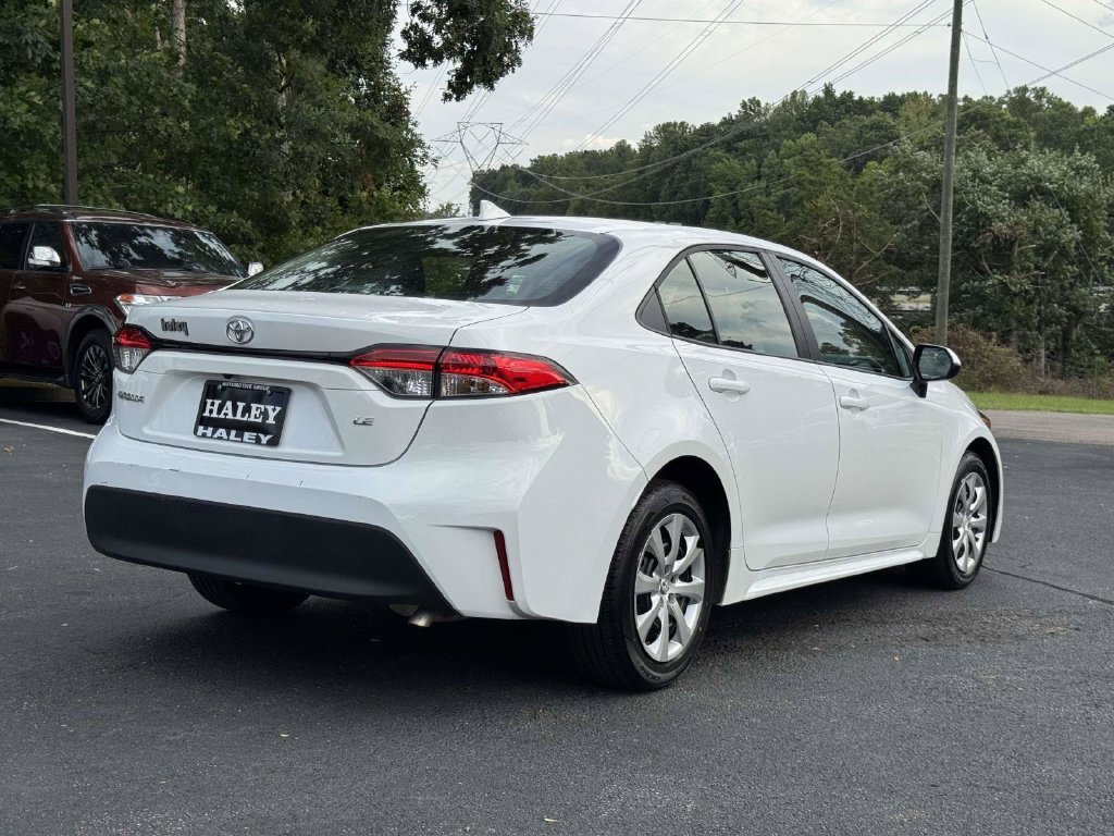 Used 2025 White Toyota LE image 22