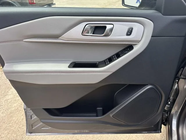 New 2026 Carbonized Gray Metallic Ford Active image 36