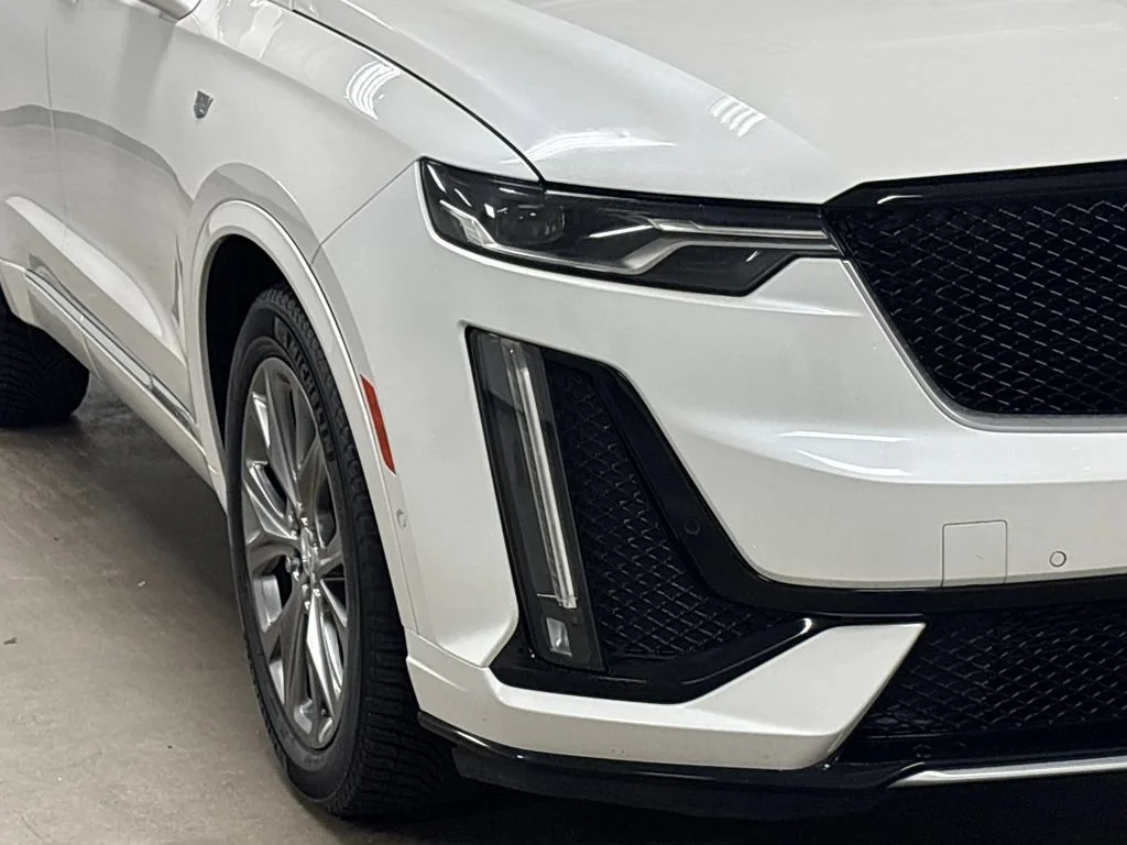 Used 2020 CRYSTAL WHITE TRICOAT Cadillac AWD Sport image 6