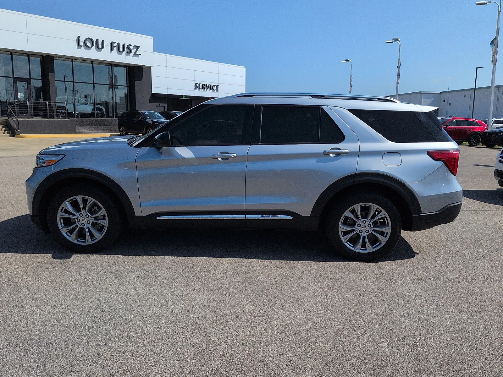Used 2023 Silver Metallic Ford Limited image 4