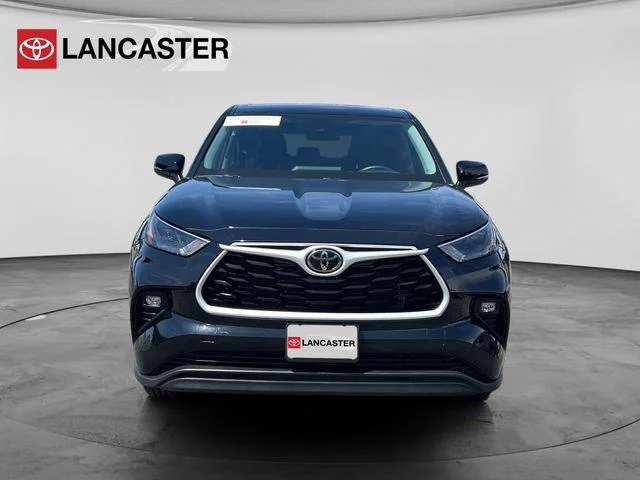 2025 Toyota Highlander LE - Photo 32