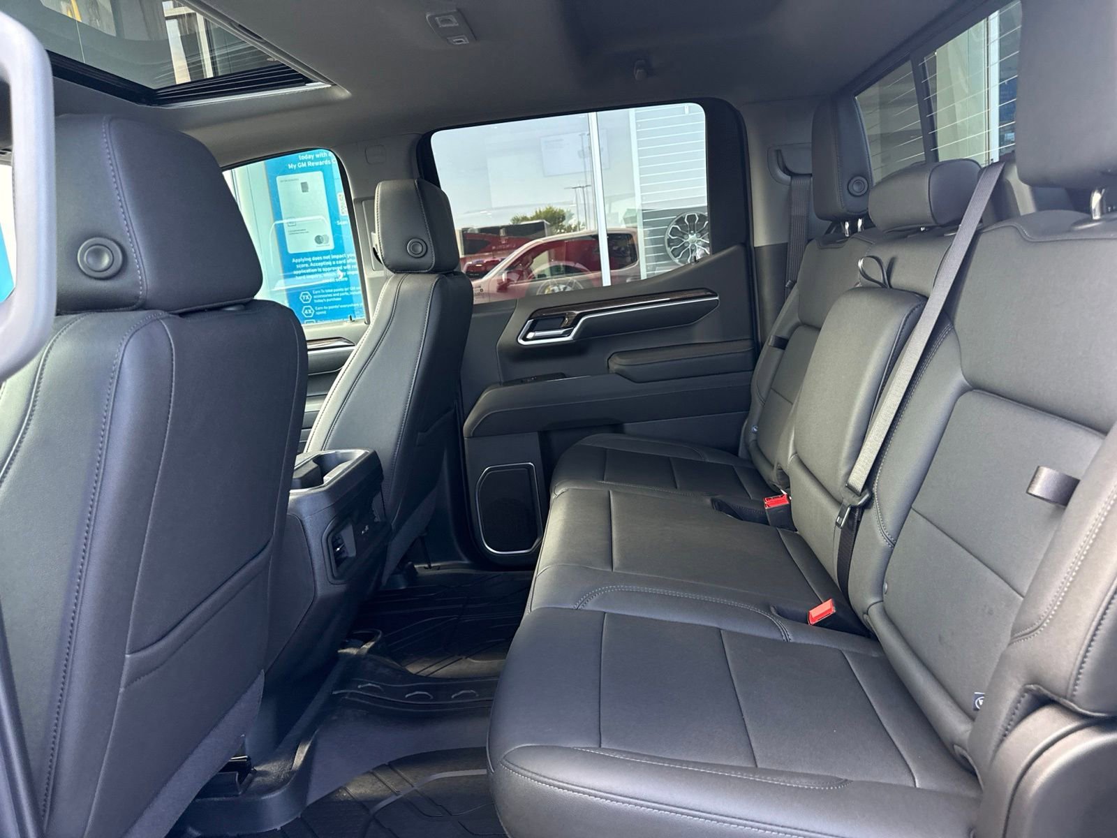 New 2026 Summit White Chevrolet RST with 22inch Black Wheels - Convenience II - Safety - Sunroof - Leather - Dark Essentials - Protection *In Stock* image 13