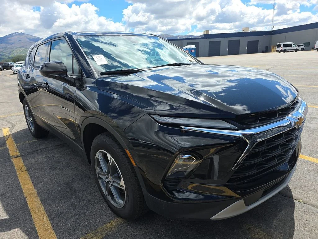 2023 Chevrolet Blazer 2.0T 2LT AWD's photo