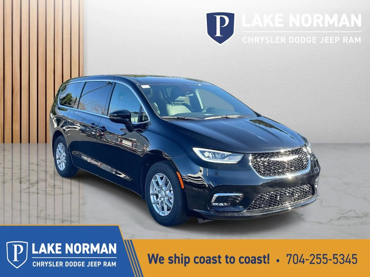 2026 Chrysler Pacifica Select's photo