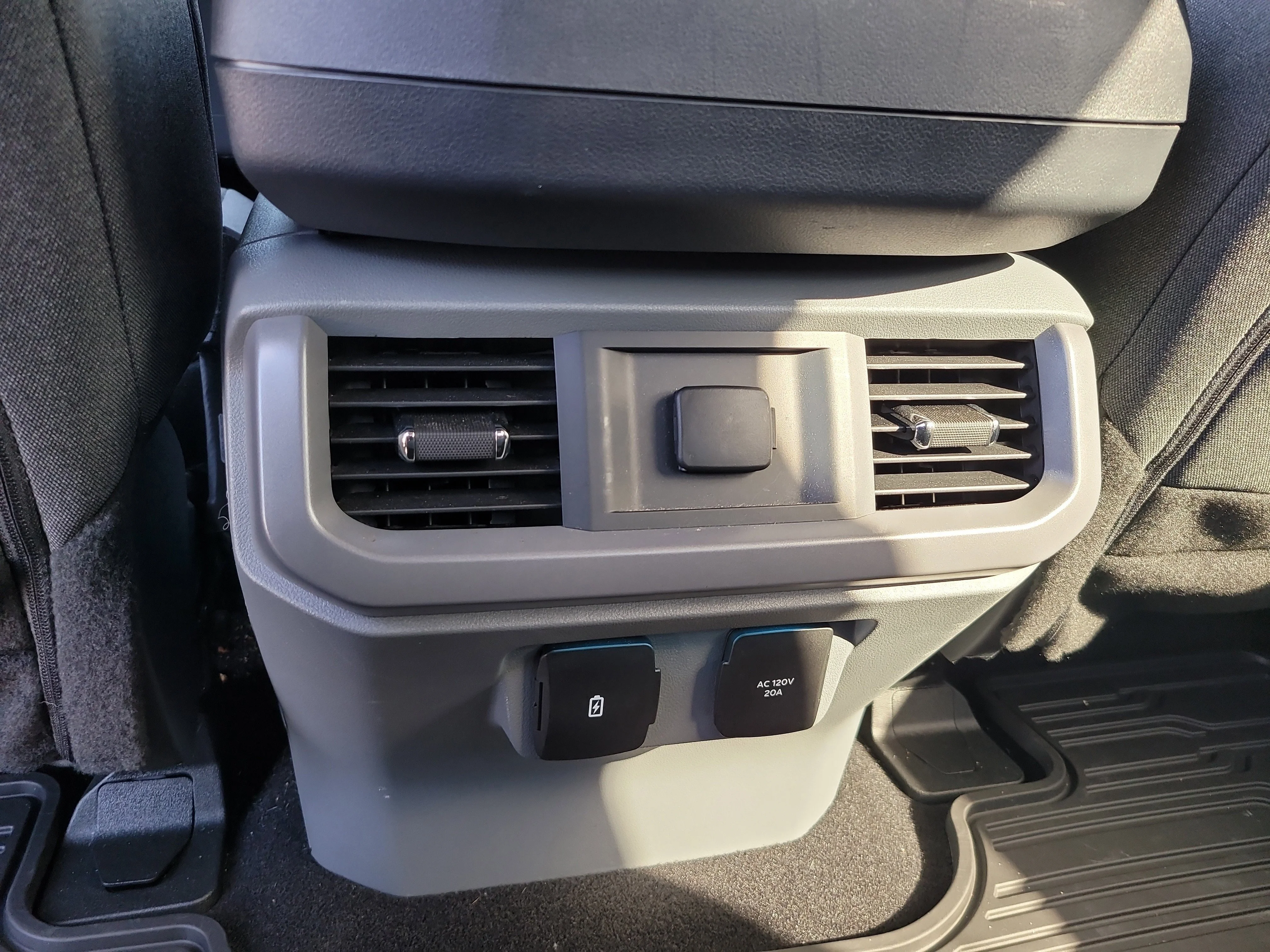 Used 2024 Bronze Metallic Ford XLT image 14