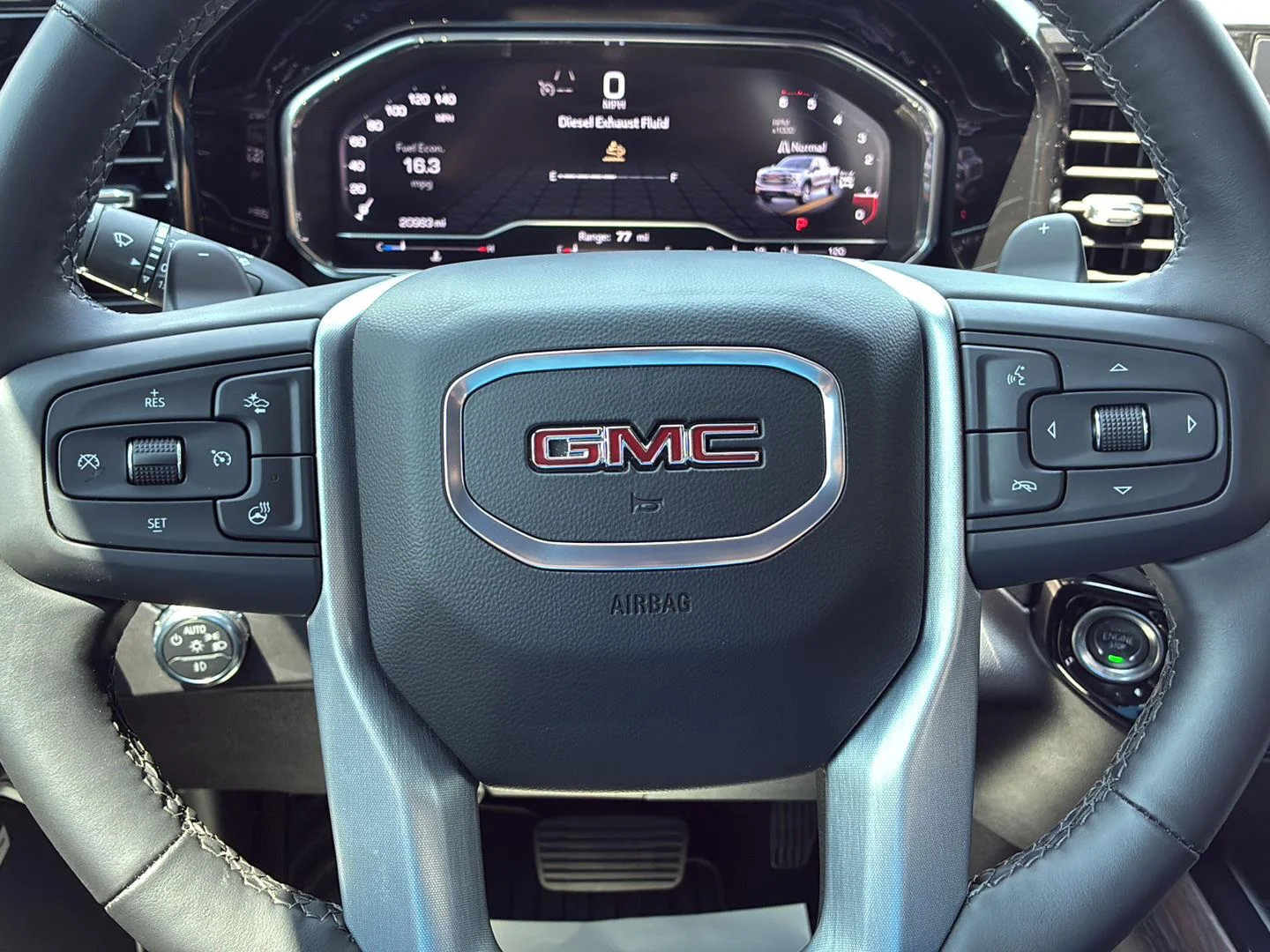 Used 2025 Onyx Black GMC SLT image 43