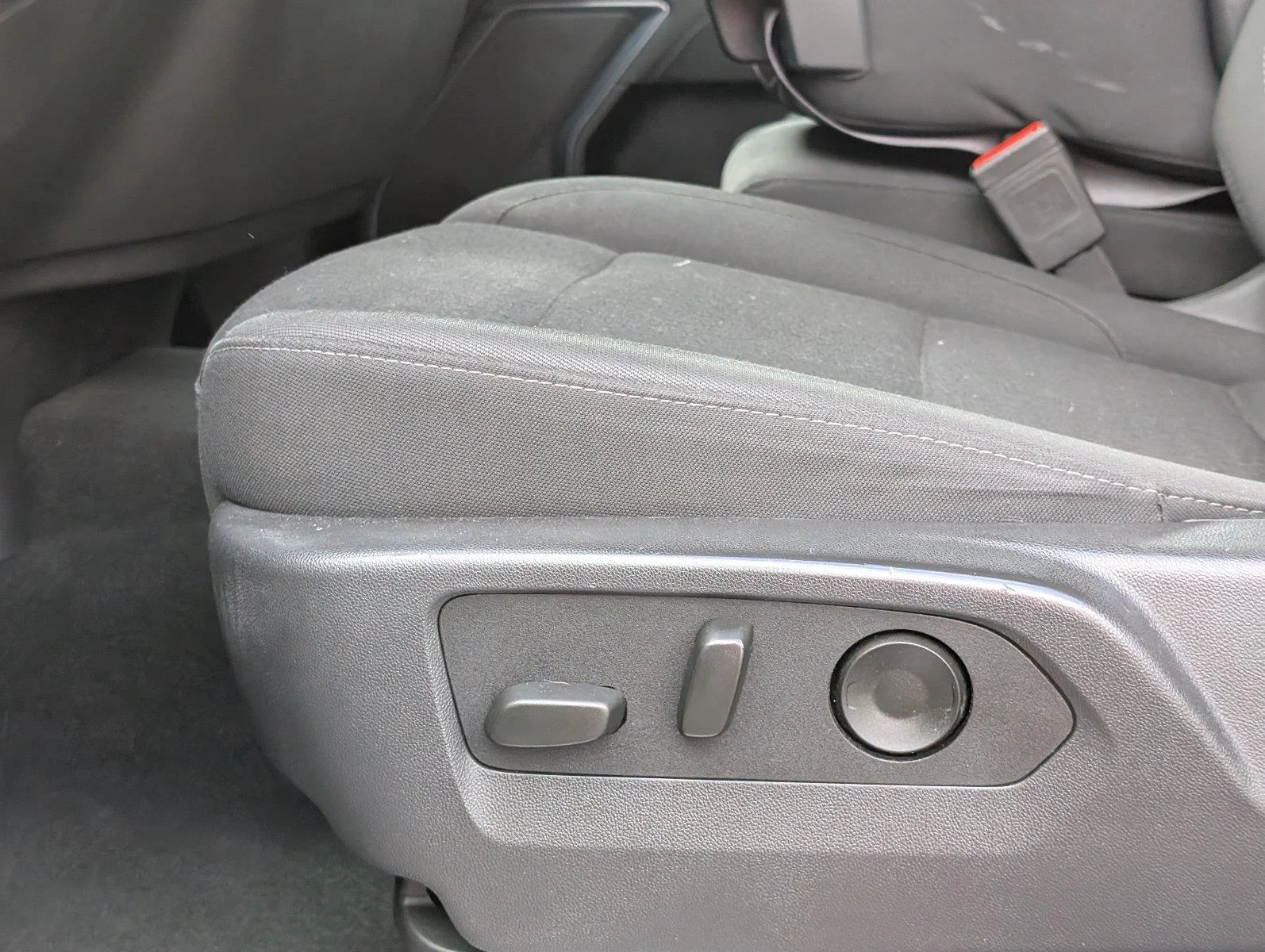 Used 2025 Summit White Chevrolet LT Trail Boss image 16