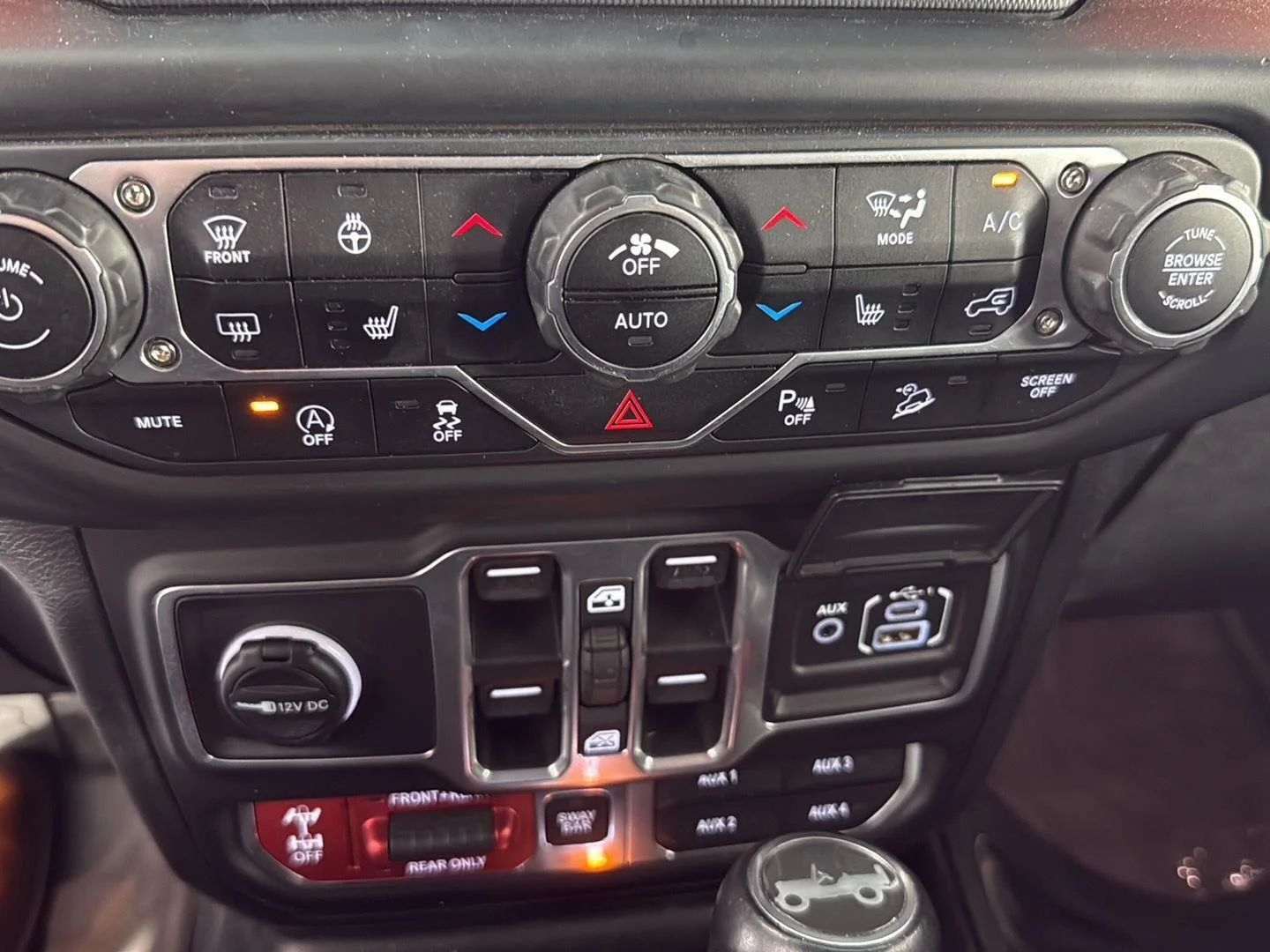 Used 2018 Billet Metallic Jeep Rubicon image 14