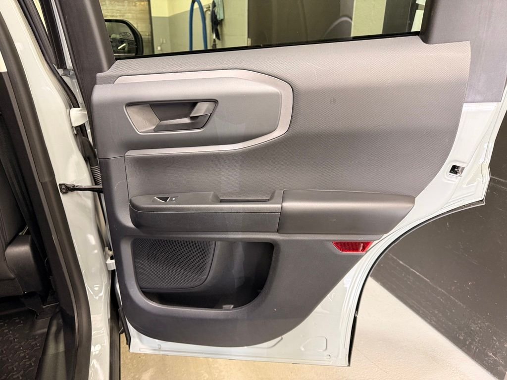 Used 2023 Green Ford  image 25