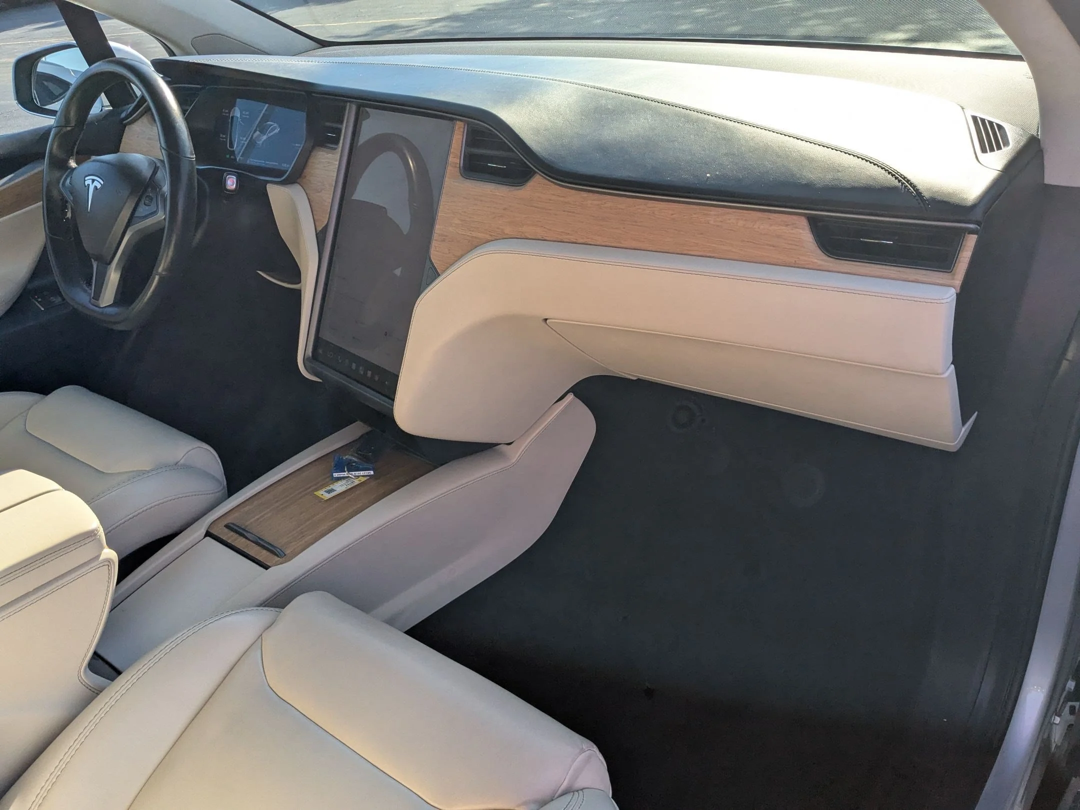 Used 2018 Silver Tesla 75D image 30