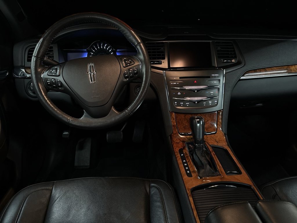Used 2015 Tuxedo Black Lincoln Base image 23