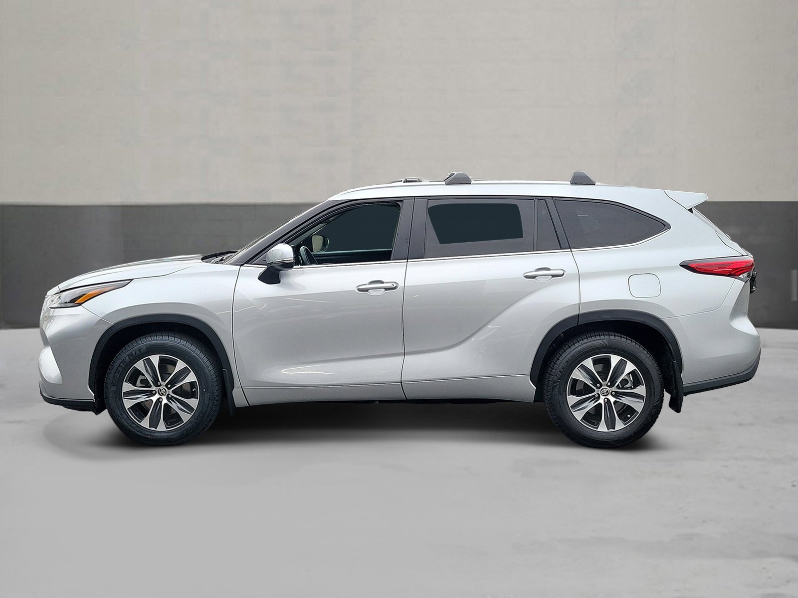 Used 2023 Celestial Silver Metallic Toyota XLE image 3